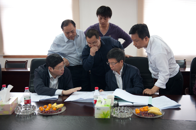 2013年4月15日,国土资源部地质环境司陶庆法副司长,李泰山处长,省国土